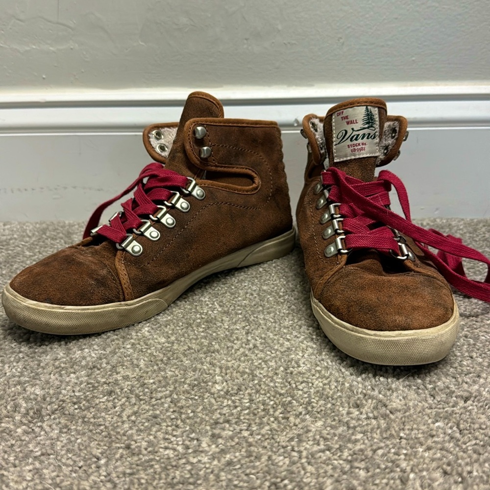 Vans Suede Hadley Hiker Boots Women’s Size 7